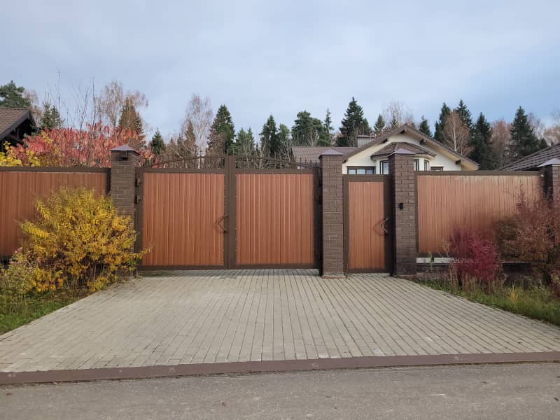 Уличные ворота DoorHan в Кузнецке с установкой